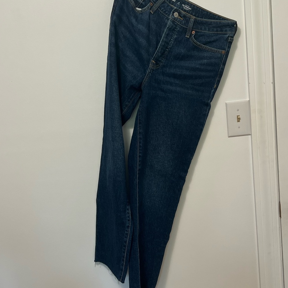 Old Navy dark wash women’s jeans-never worn!